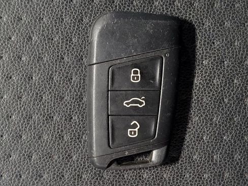 Used 2019 Volkswagen Jetta SE FWD image 32