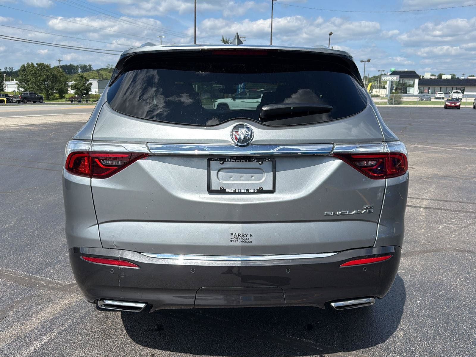 Used 2023 Buick Enclave Premium w/ Experience Buick Package AWD/4WD image 4