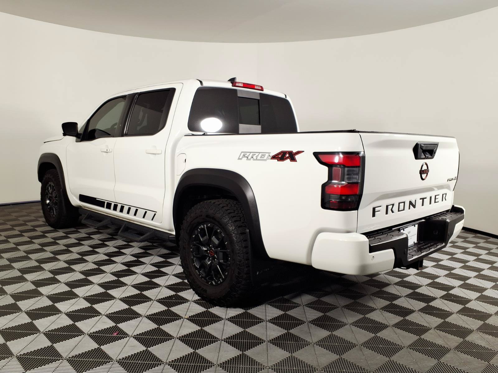 Used 2023 Nissan Frontier PRO-4X w/ Pro-4X Premium Package AWD/4WD image 6