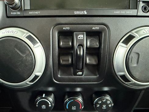 Used 2017 Jeep Wrangler Unlimited Sahara w/ Max Tow Package image 21