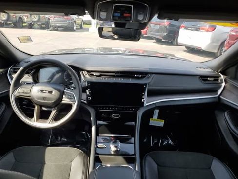 New 2026 Jeep Grand Cherokee Altitude AWD/4WD image 17