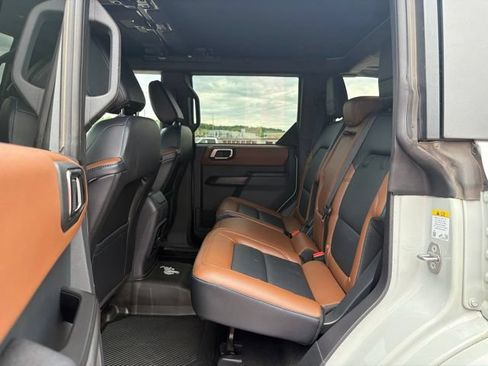 Used 2024 Ford Bronco Outer Banks AWD/4WD image 19