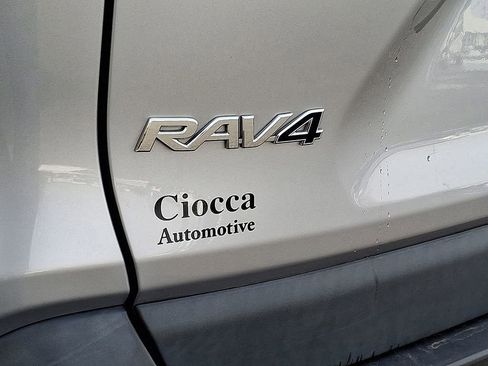 Used 2021 Toyota RAV4 XLE w/ Convenience Package image 31