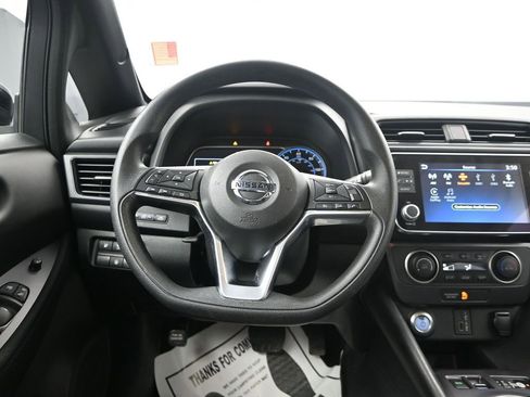Used 2022 Nissan Leaf S image 29