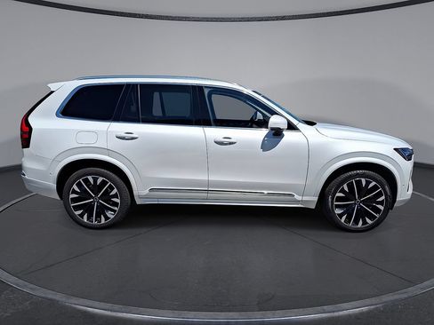 Certified 2025 Volvo XC90 B6 Plus AWD/4WD image 32