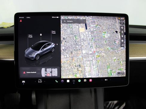 Used 2023 Tesla Model 3 Standard Range image 11