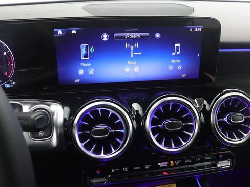 New 2026 Mercedes-Benz GLB 250 image 6