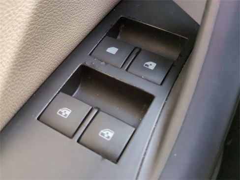 Used 2019 Buick Cascada Premium image 27