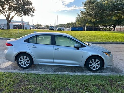 Used 2023 Toyota Corolla LE FWD image 7