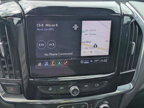 Used 2023 Chevrolet Traverse RS FWD image 23