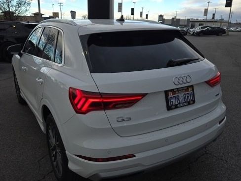 Used 2021 Audi Q3 2.0T Premium w/ Convenience Package image 3