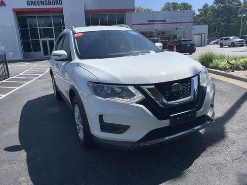 Used 2020 Nissan Rogue SV AWD/4WD image 2