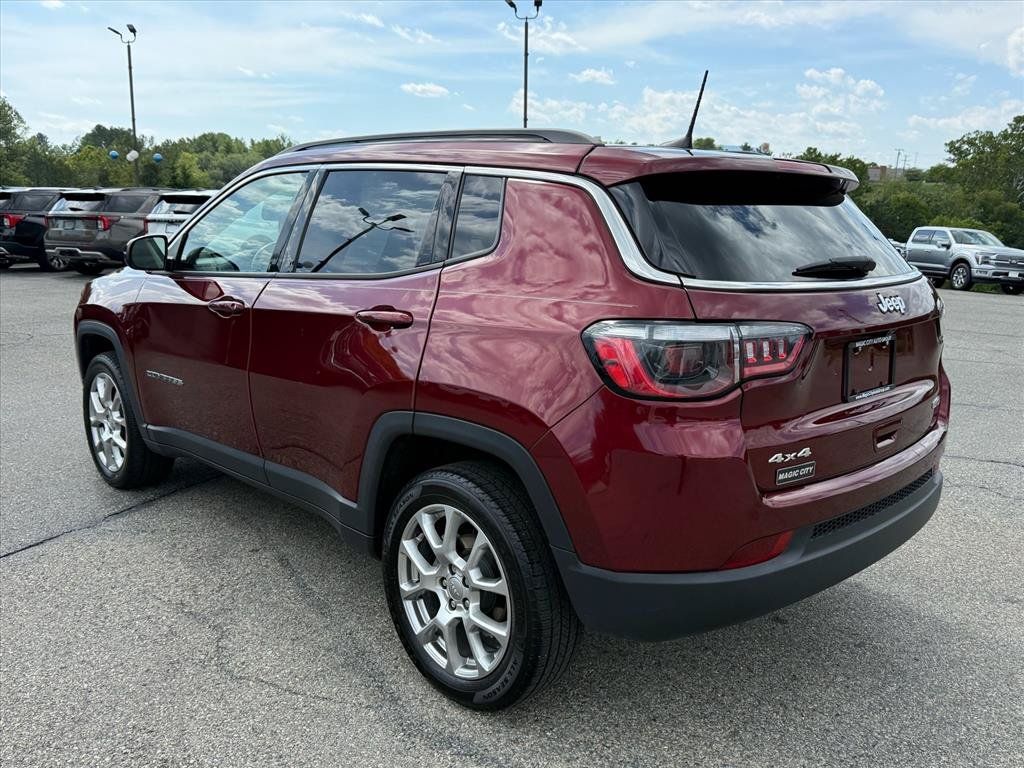 Used 2022 Jeep Compass Latitude AWD/4WD image 3