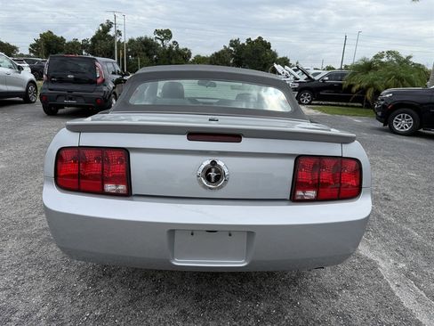 Used 2007 Ford Mustang Premium RWD image 4