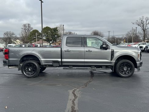 Used 2025 Ford F250 XLT w/ Black Appearance Package image 19