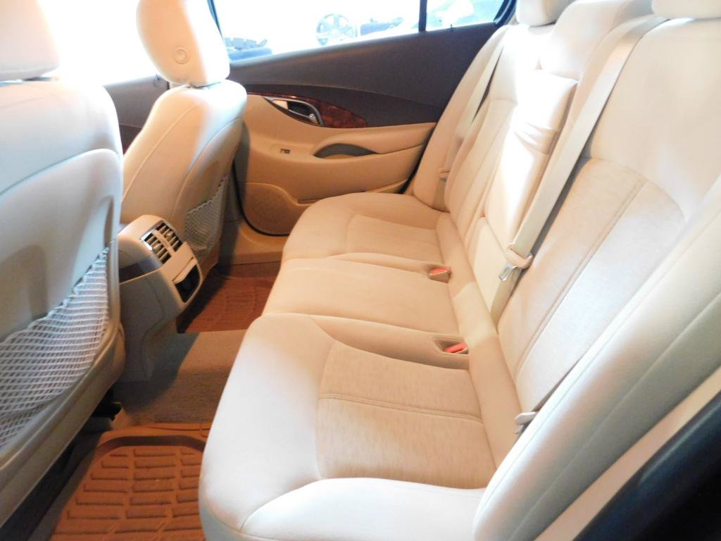 Used 2013 Buick LaCrosse FWD image 9