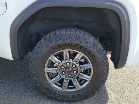 Used 2024 GMC Sierra 1500 AT4X AWD/4WD image 14