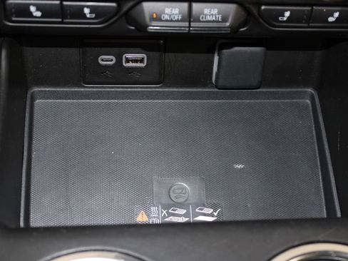 Used 2023 Chevrolet Suburban Z71 w/ Luxury Package image 50