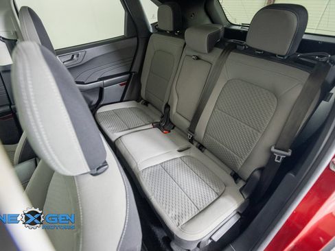 Used 2022 Ford Escape SE w/ SE Sport Appearance Package FWD image 35