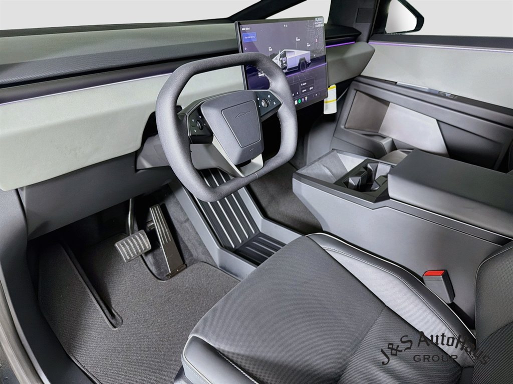 Used 2026 Tesla Cybertruck AWD Crew Cab image 9