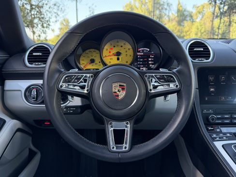 Used 2025 Porsche 718 Cayman image 14