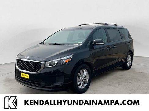 Used 2017 Kia Sedona LX w/ LX Essentials Premium Package FWD image 1