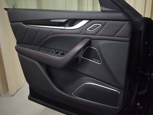 Certified 2022 Maserati Levante Modena image 34