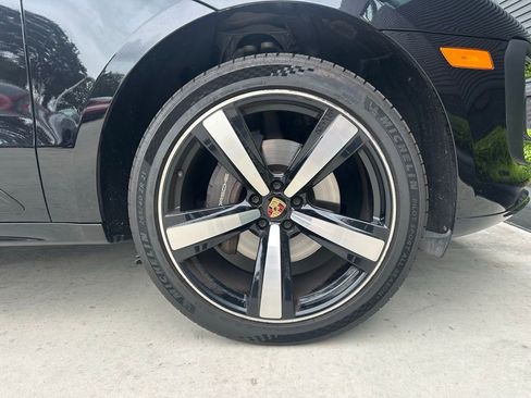 Certified 2023 Porsche Macan AWD/4WD image 15