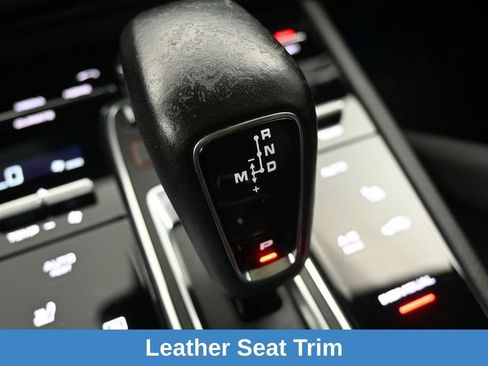 Used 2022 Porsche Cayenne AWD/4WD image 16