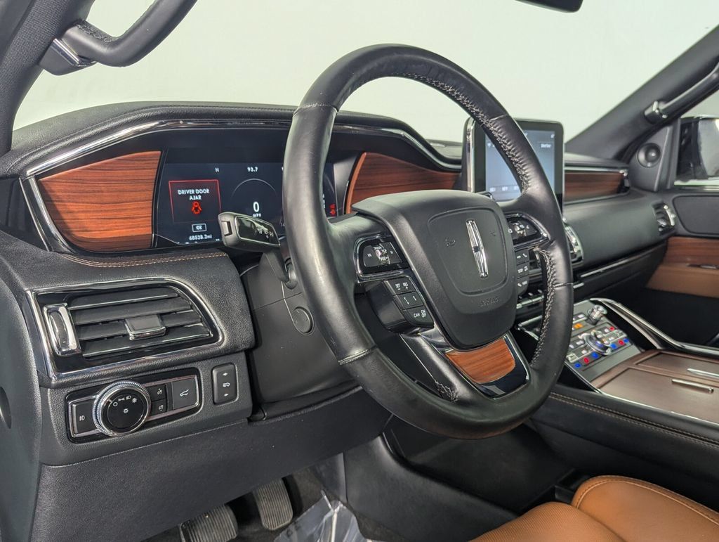 Used 2021 Lincoln Navigator Reserve RWD image 10