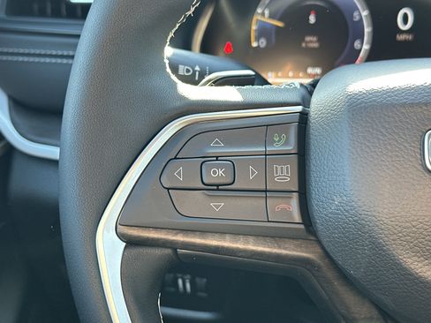 New 2026 Jeep Grand Cherokee Altitude image 17