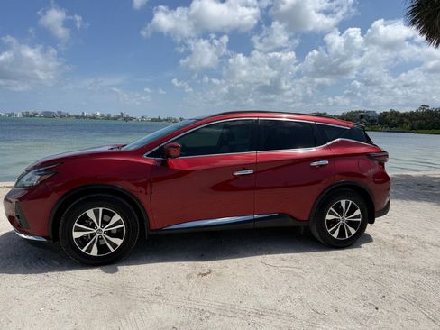 Used 2020 Nissan Murano SV w/ Premium Package FWD image 2