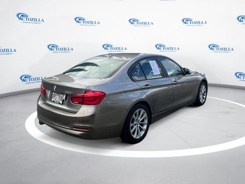 Used 2018 BMW 320i Sedan RWD image 5