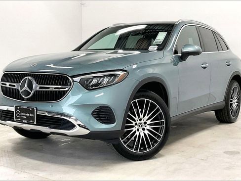New 2026 Mercedes-Benz GLC 300 image 2