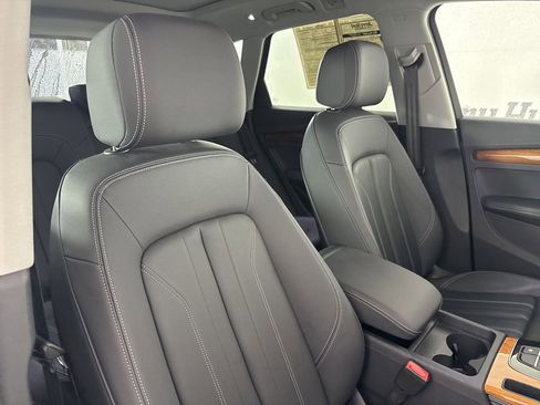 Used 2023 Audi Q5 2.0T Premium Plus w/ Premium Plus Package image 29