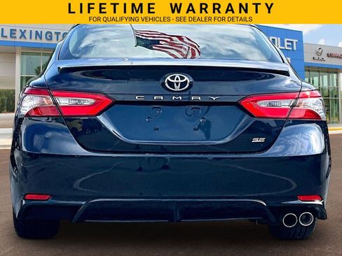 Used 2018 Toyota Camry SE FWD image 4