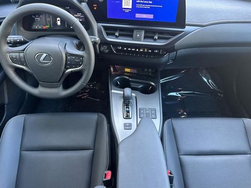 New 2026 Lexus UX 300h FWD image 16