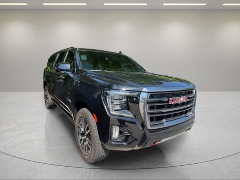 Used 2024 GMC Yukon XL AT4 w/ AT4 Premium Package AWD/4WD image 19
