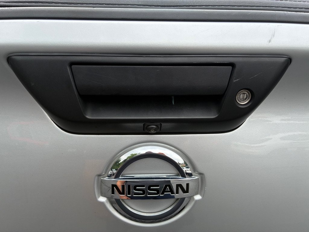 Used 2017 Nissan Titan SL AWD/4WD image 10