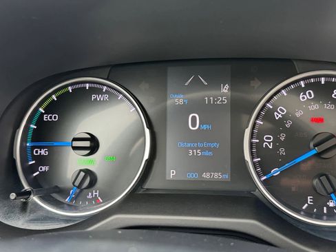 Used 2019 Toyota RAV4 XLE AWD/4WD image 25