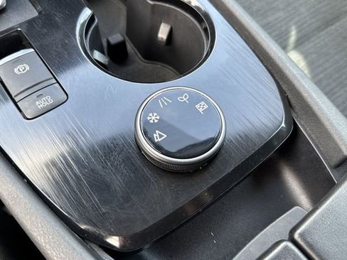 Used 2021 Nissan Rogue S image 30