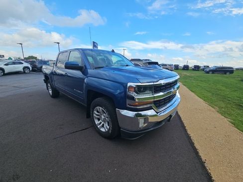 Used 2017 Chevrolet Silverado 1500 LT w/ All Star Edition AWD/4WD image 2