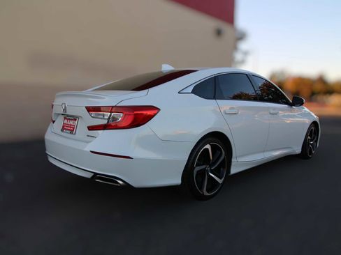 Used 2018 Honda Accord Sport image 12