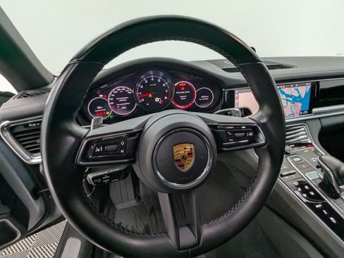 Certified 2021 Porsche Panamera image 9