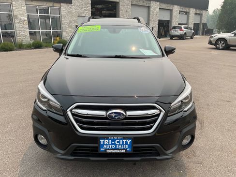 Used 2018 Subaru Outback 3.6R Limited AWD/4WD image 12