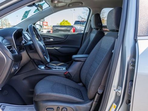 Used 2024 Chevrolet Equinox LT w/ Driver Convenience Package image 6