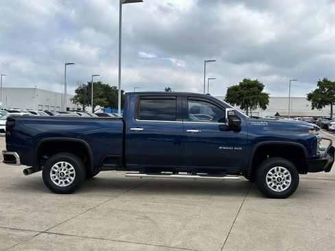 Used 2020 Chevrolet Silverado 2500 LTZ w/ LTZ Premium Package AWD/4WD image 3