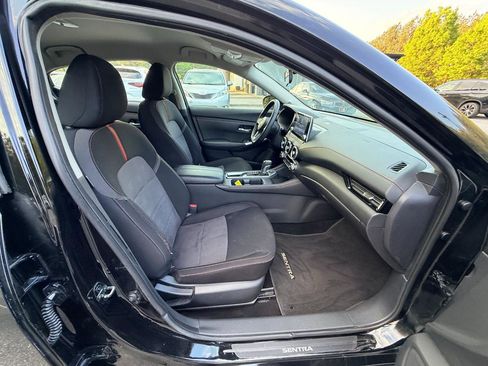 Used 2022 Nissan Sentra SR FWD image 15