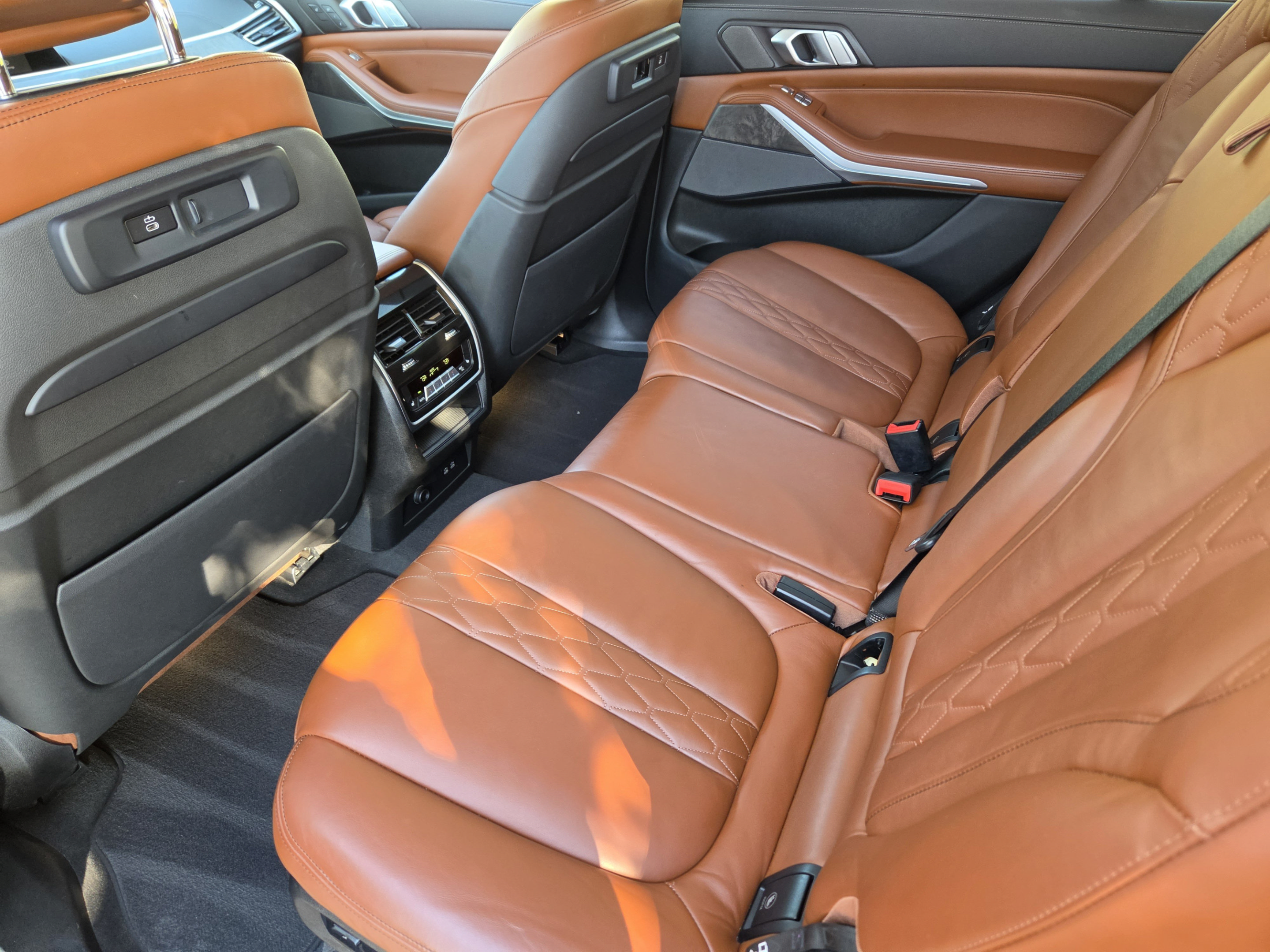 Used 2021 BMW X7 xDrive40i w/ Premium Package AWD/4WD image 28