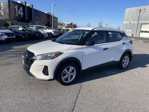 Certified 2025 Nissan Kicks Play S image 8